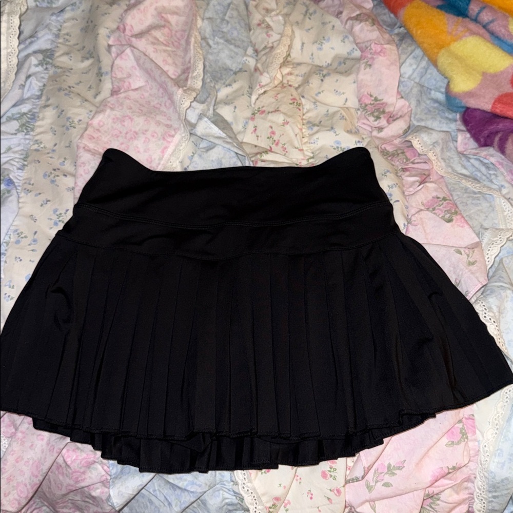 GOLD HINGE Black Pleated Mini Skort